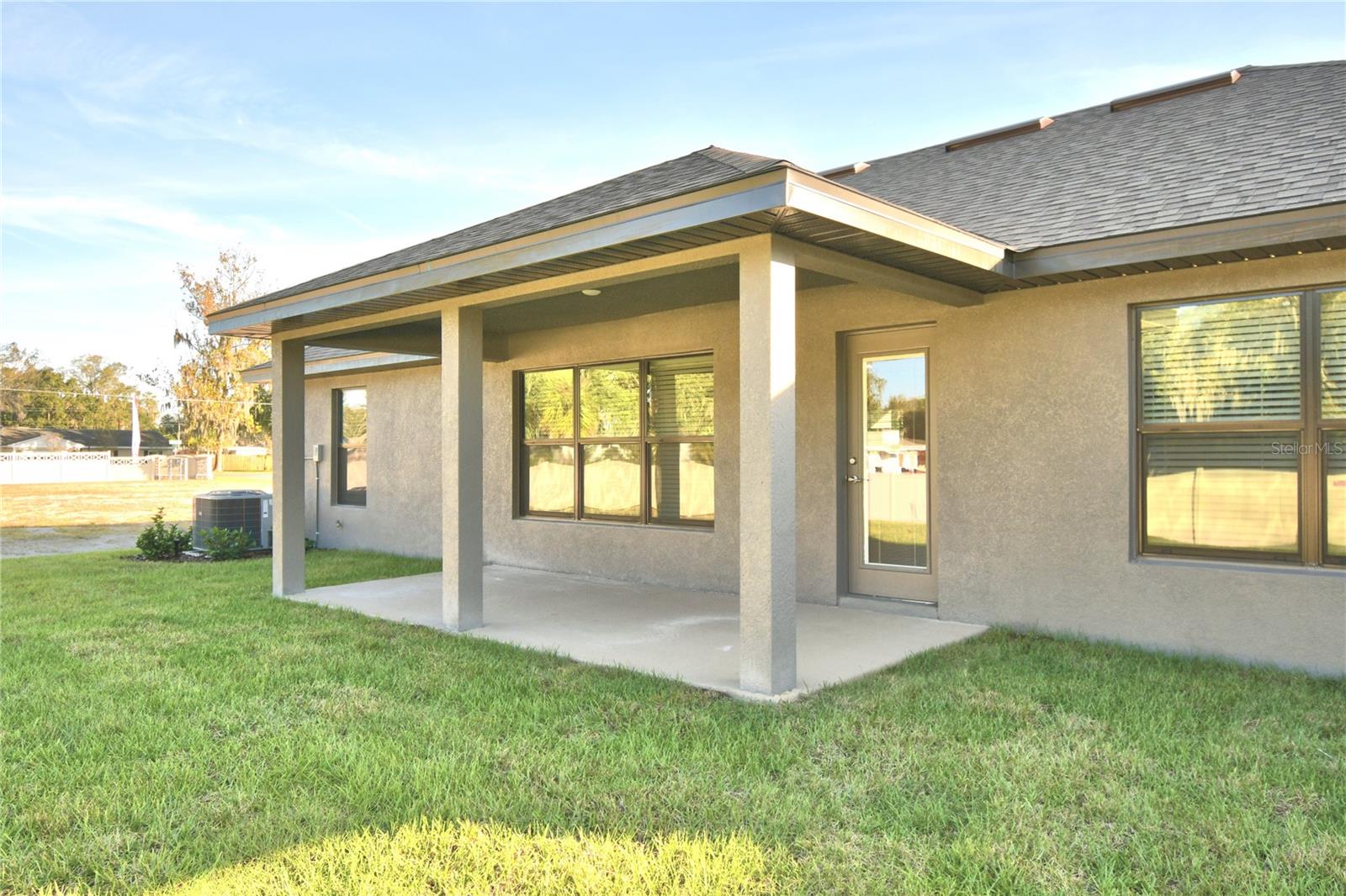 1218 HICKORY NUT DRIVE