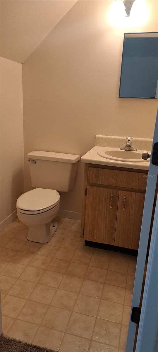 RESORT LAKE ESTATES - Residential Lease