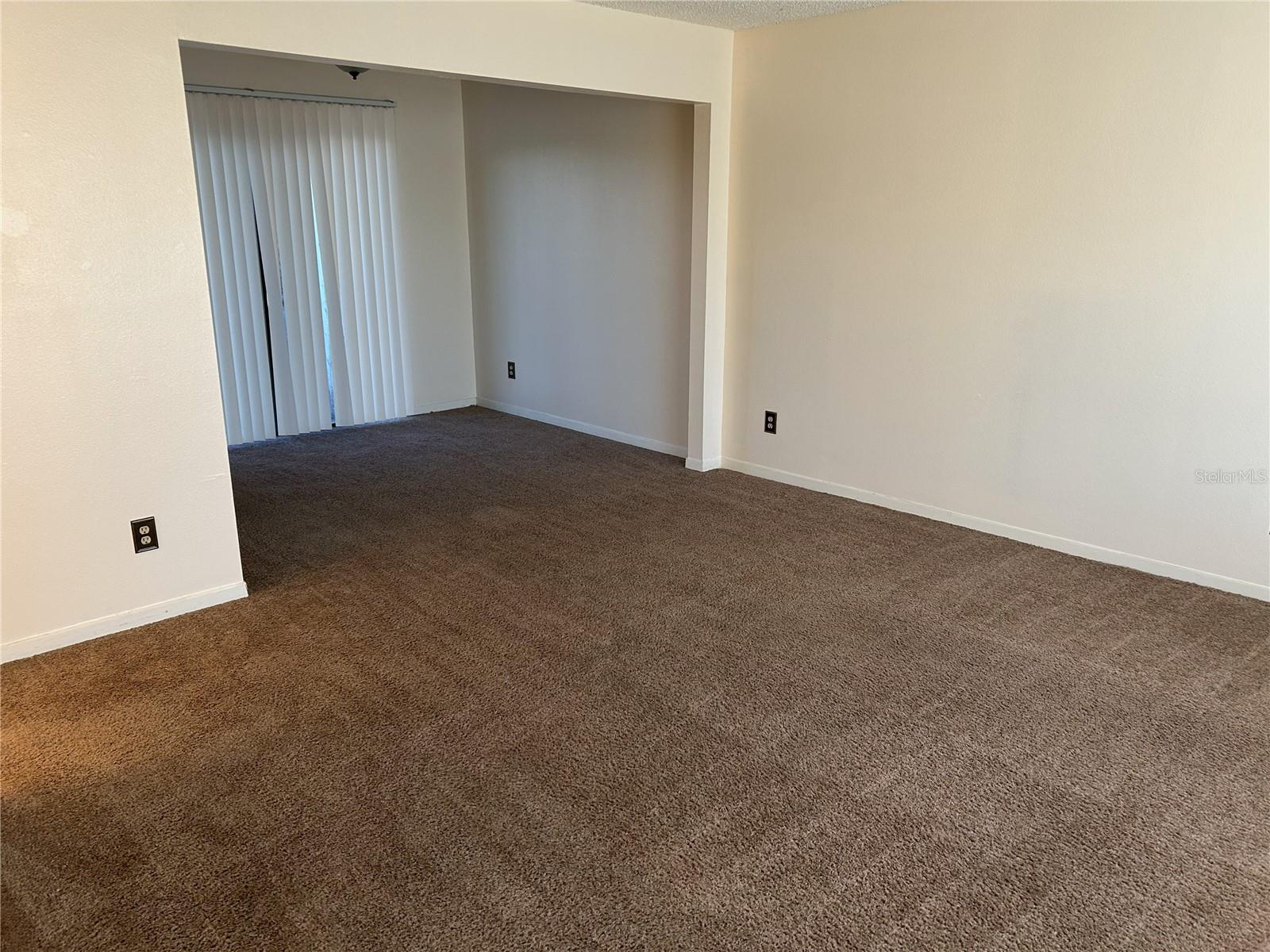 RESORT LAKE ESTATES - Residential Lease