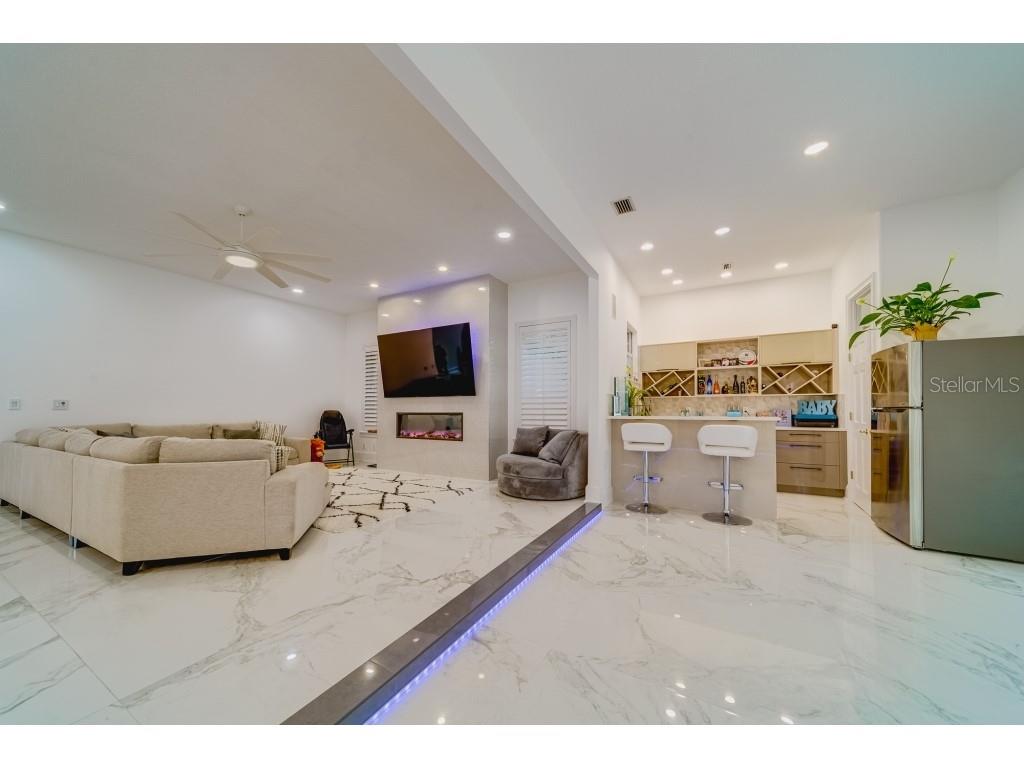 RESERVE THE - Residential