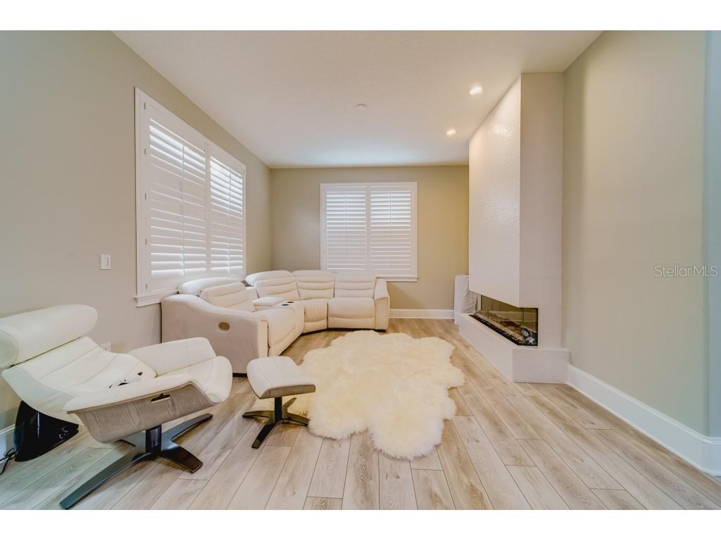 RESERVE THE - Residential
