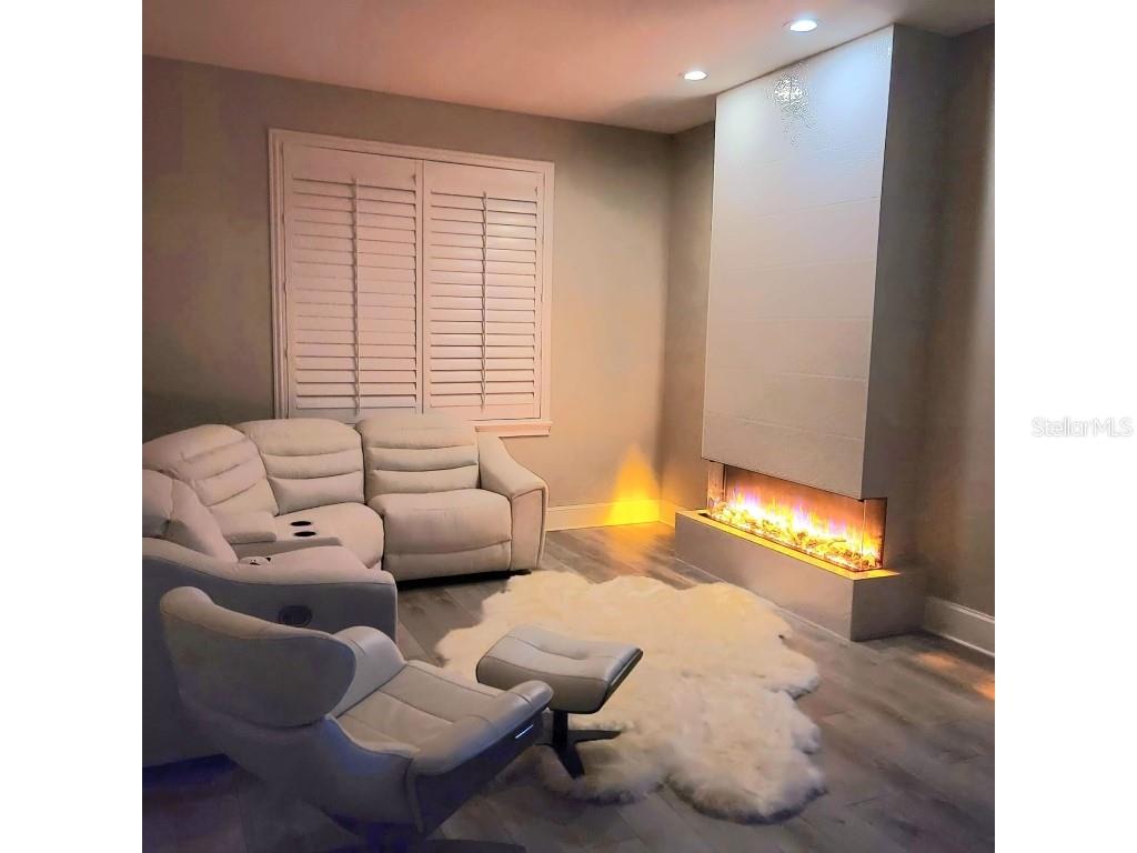 RESERVE THE - Residential