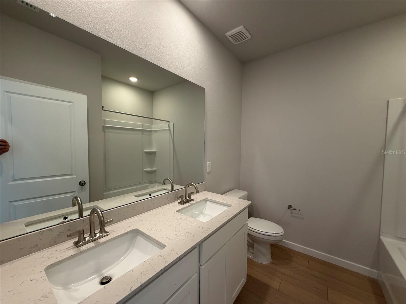 RESERVE EAST - Residential