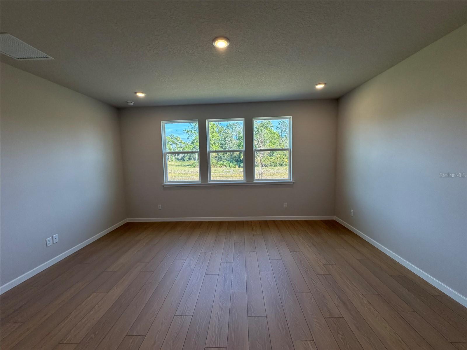 RESERVE EAST - Residential