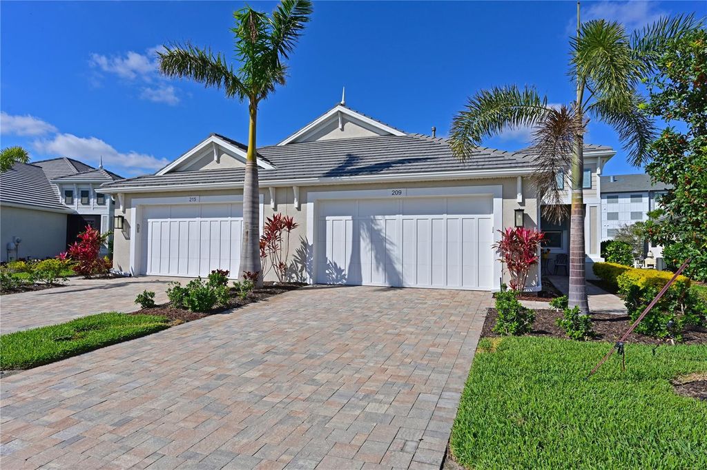 Photo of 209 Okeeffe Circle, Bradenton, FL 34212 (MLS # A4678261)