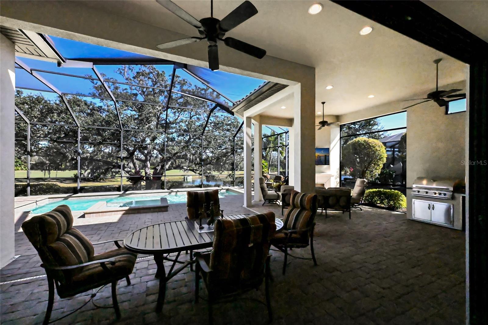 ESPLANADE - Residential