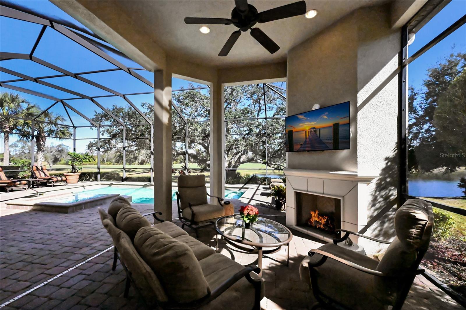 ESPLANADE - Residential