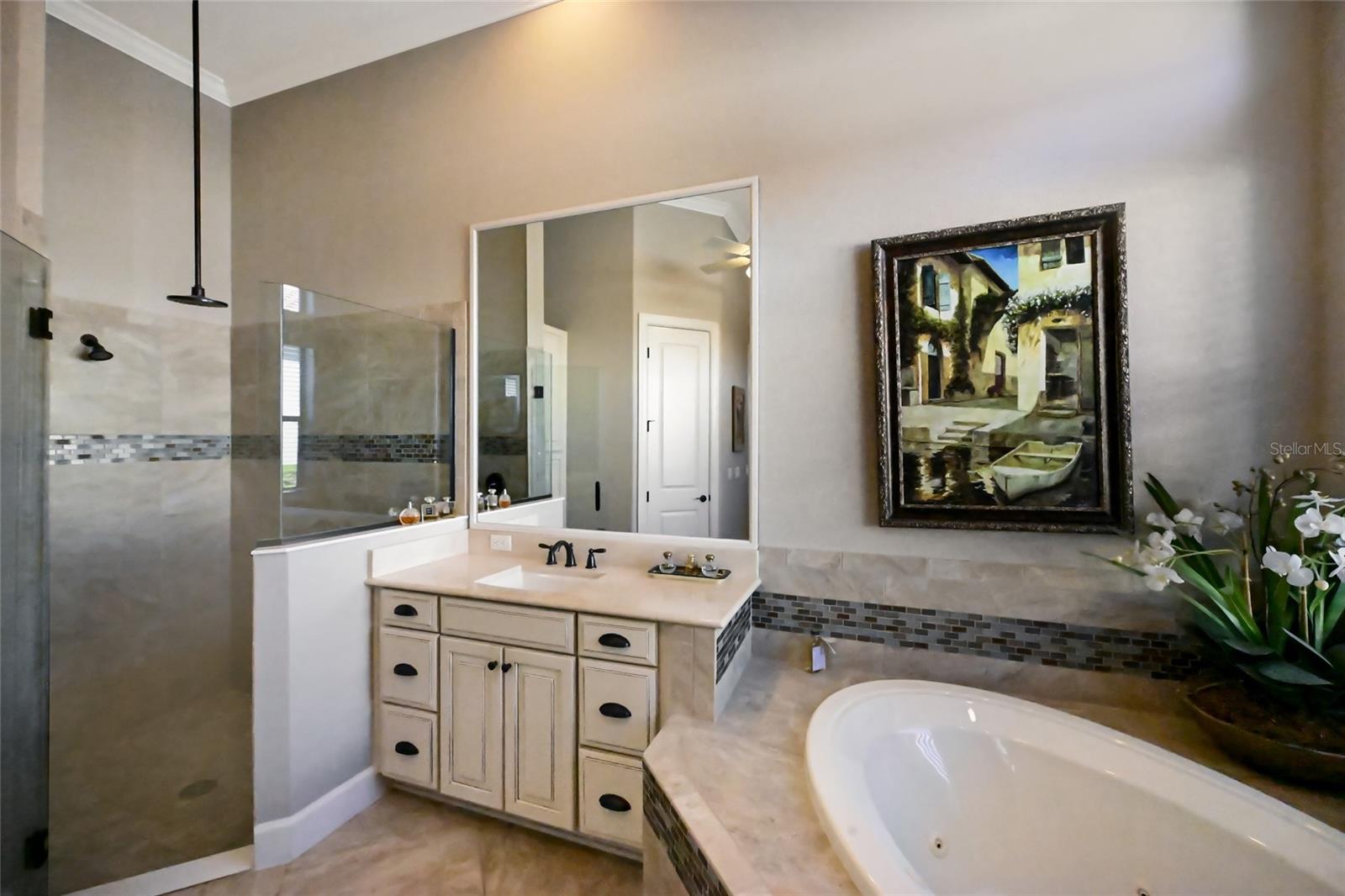 ESPLANADE - Residential