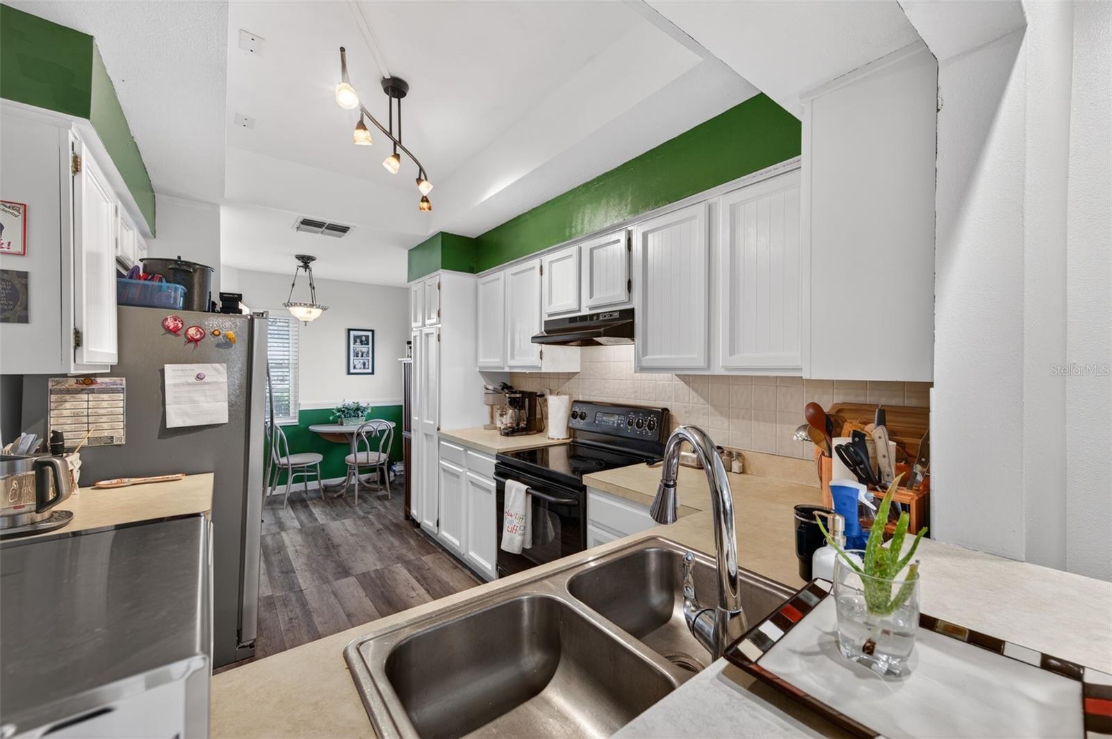 LAKE SEMINOLE VILLAGE - Residential