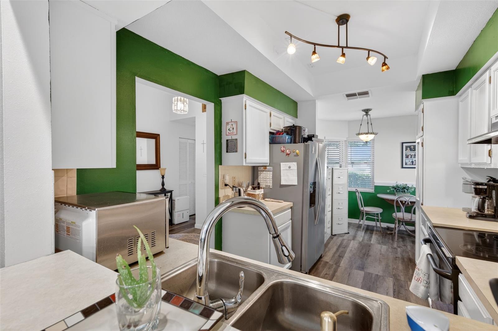 LAKE SEMINOLE VILLAGE - Residential