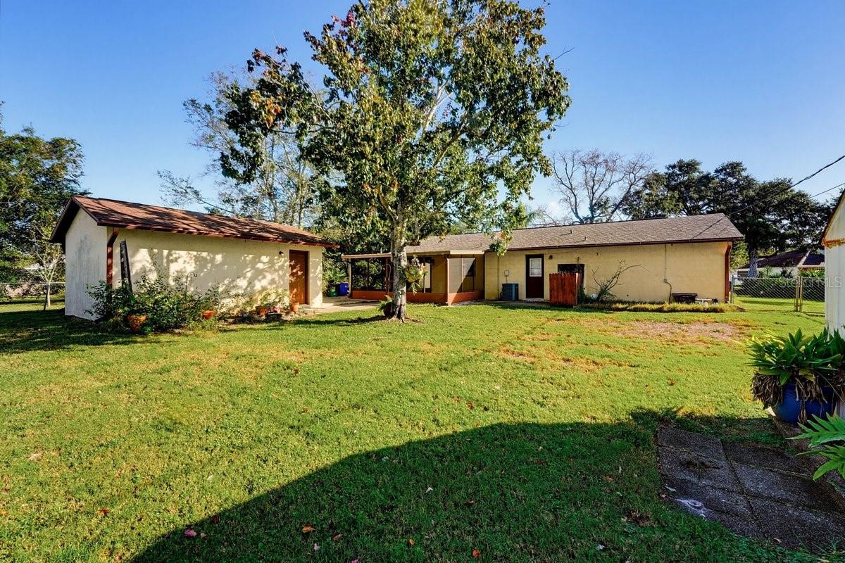 2226 VISTA PALM DRIVE