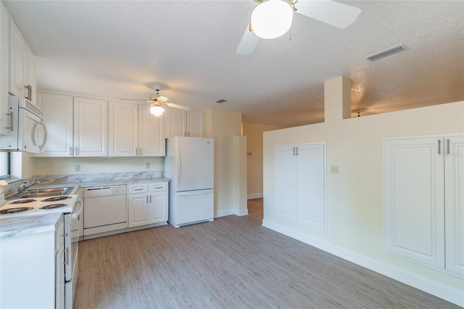 COUNTRYSIDE TR 5 - Residential Lease