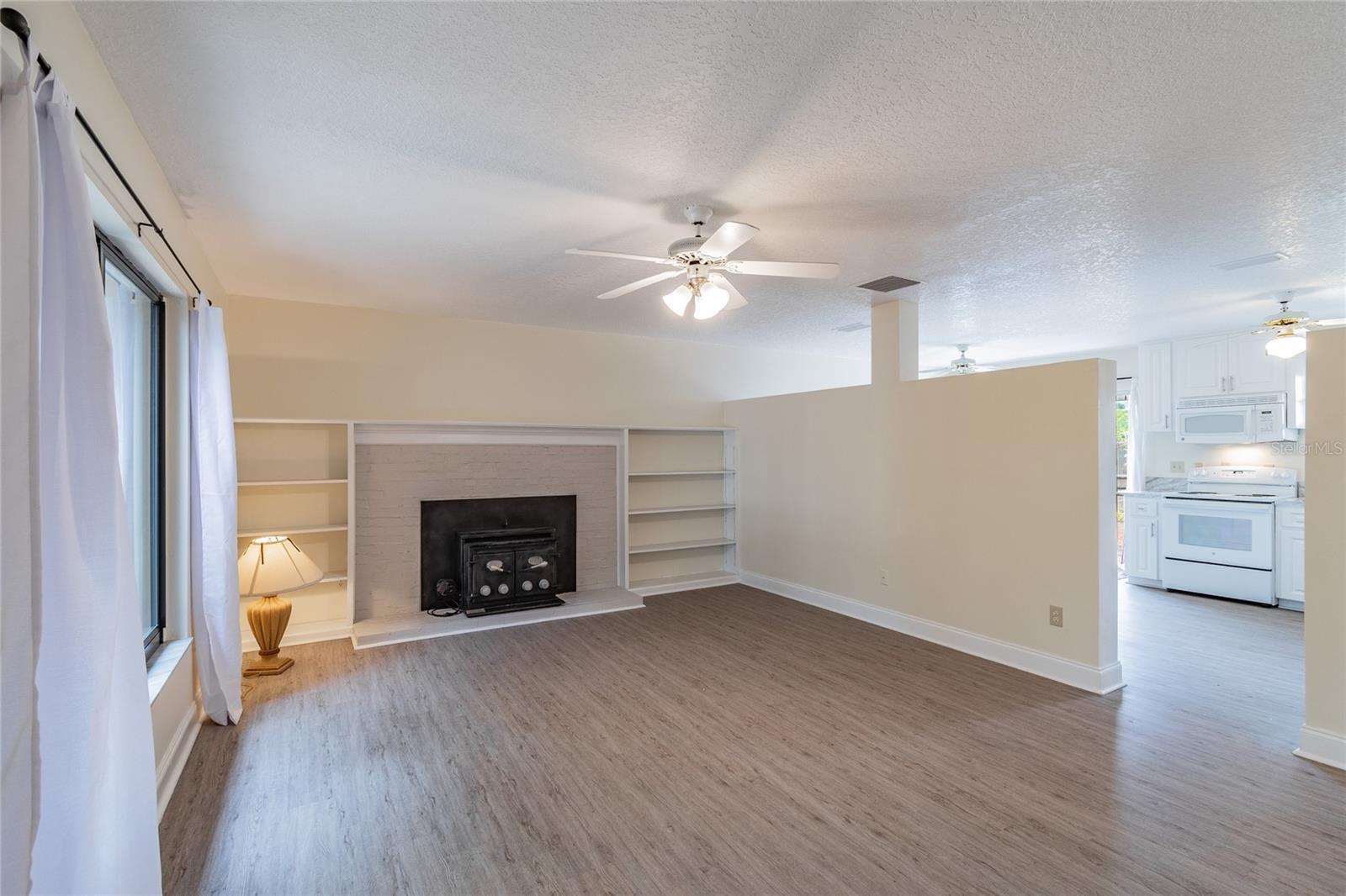 COUNTRYSIDE TR 5 - Residential Lease