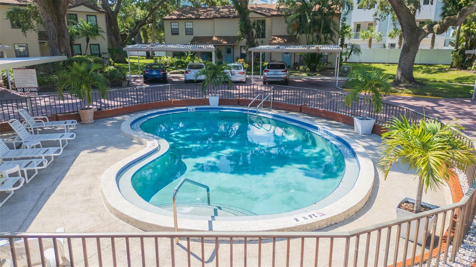 HARBOUR OAKS OF DUNEDIN CONDO - Residential
