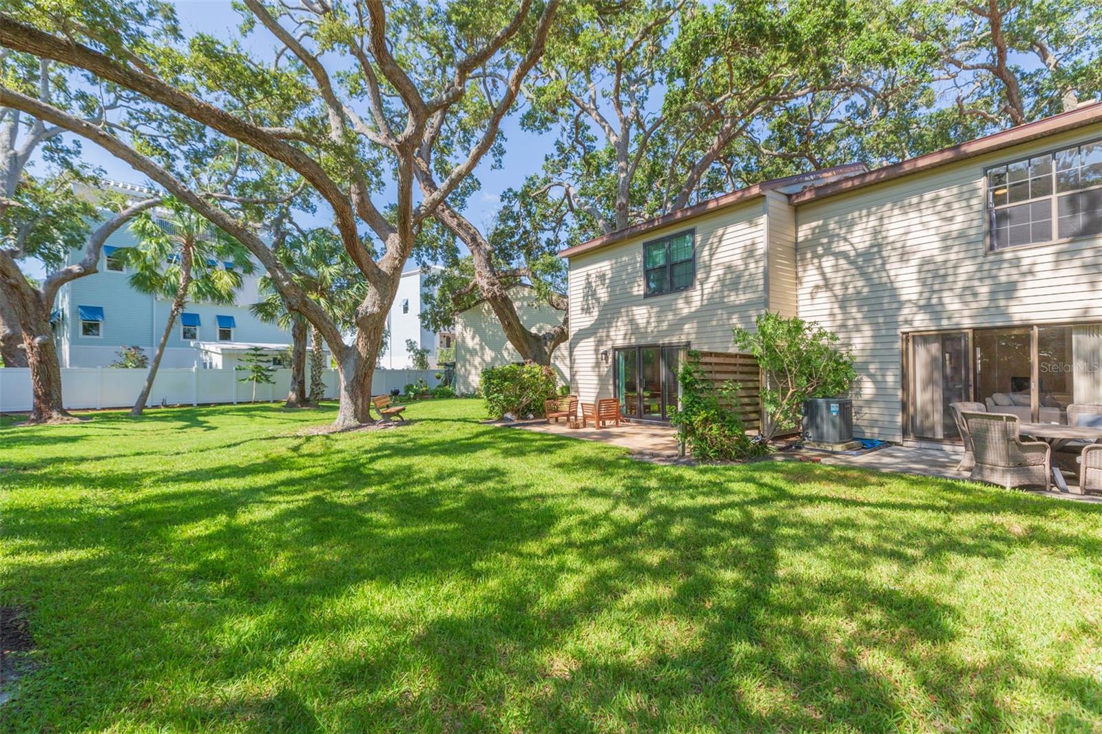 HARBOUR OAKS OF DUNEDIN CONDO - Residential