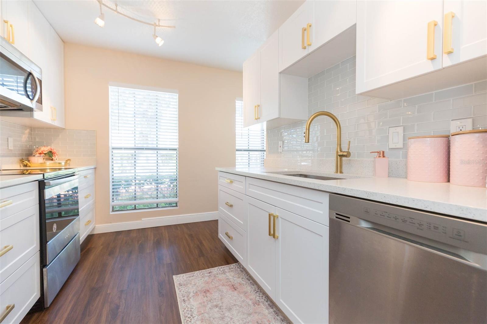 HARBOUR OAKS OF DUNEDIN CONDO - Residential