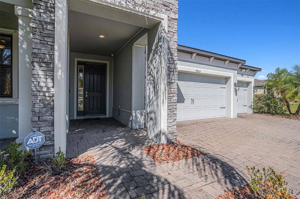 Photo of 9804 Pompeii Court, Seffner, FL 33584 (MLS # O6353148)