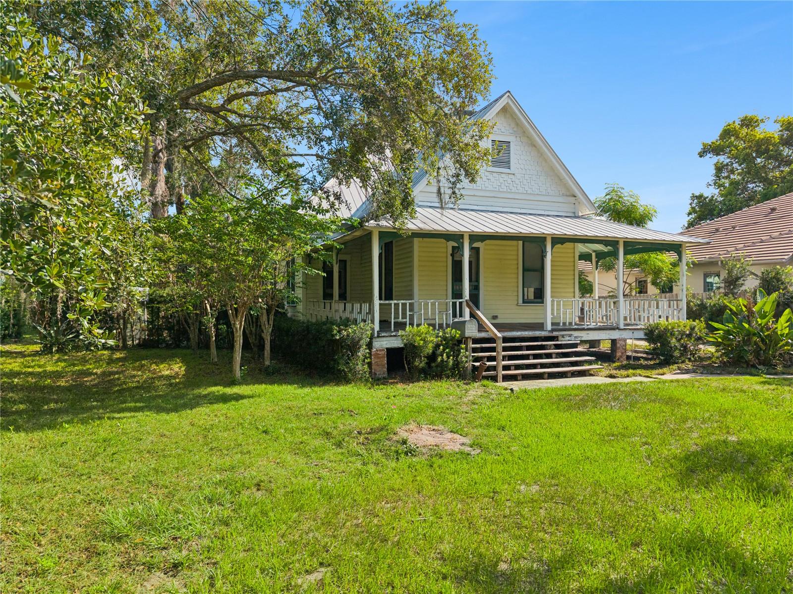 251 W HORATIO AVENUE
