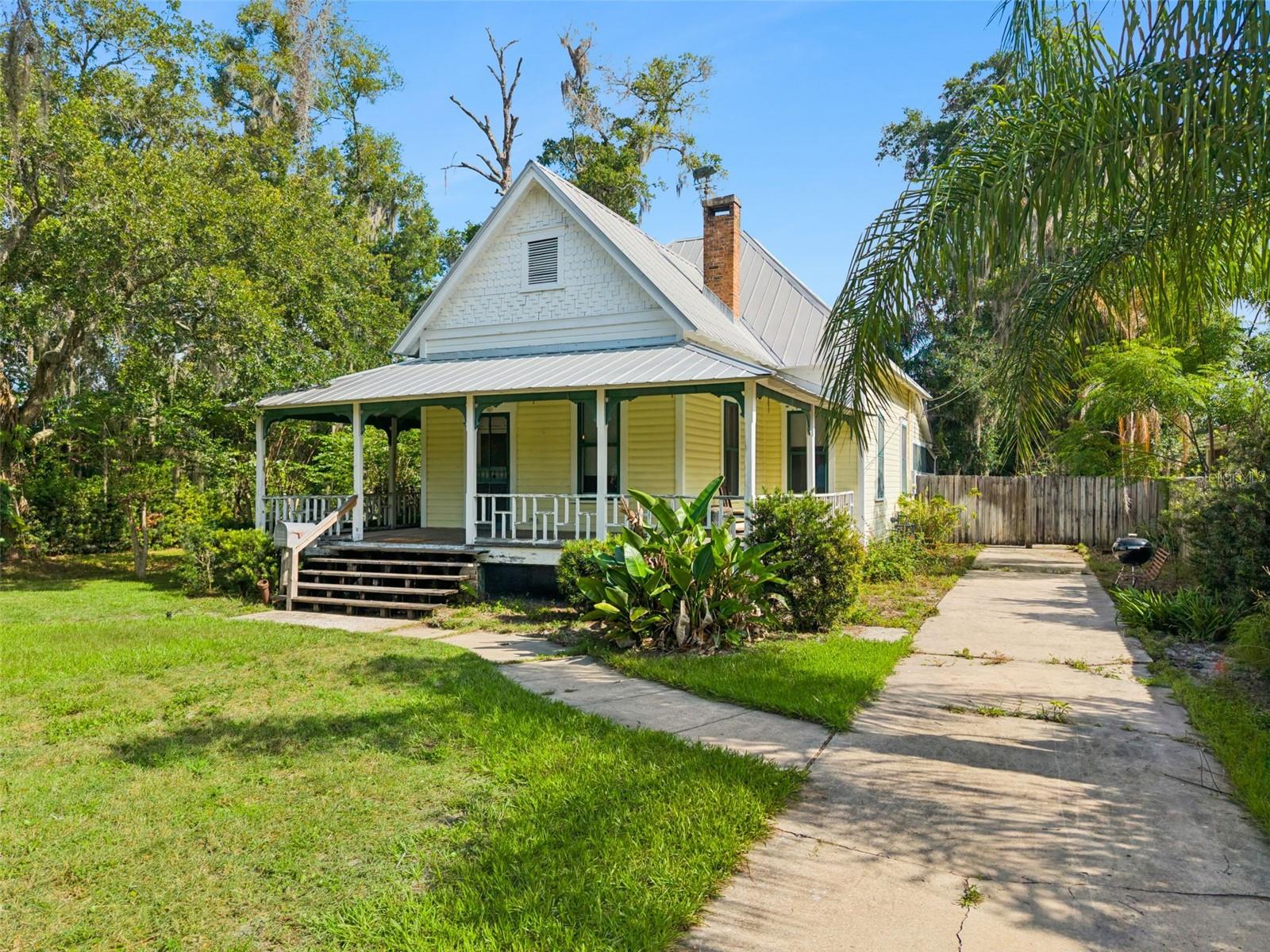 251 W HORATIO AVENUE