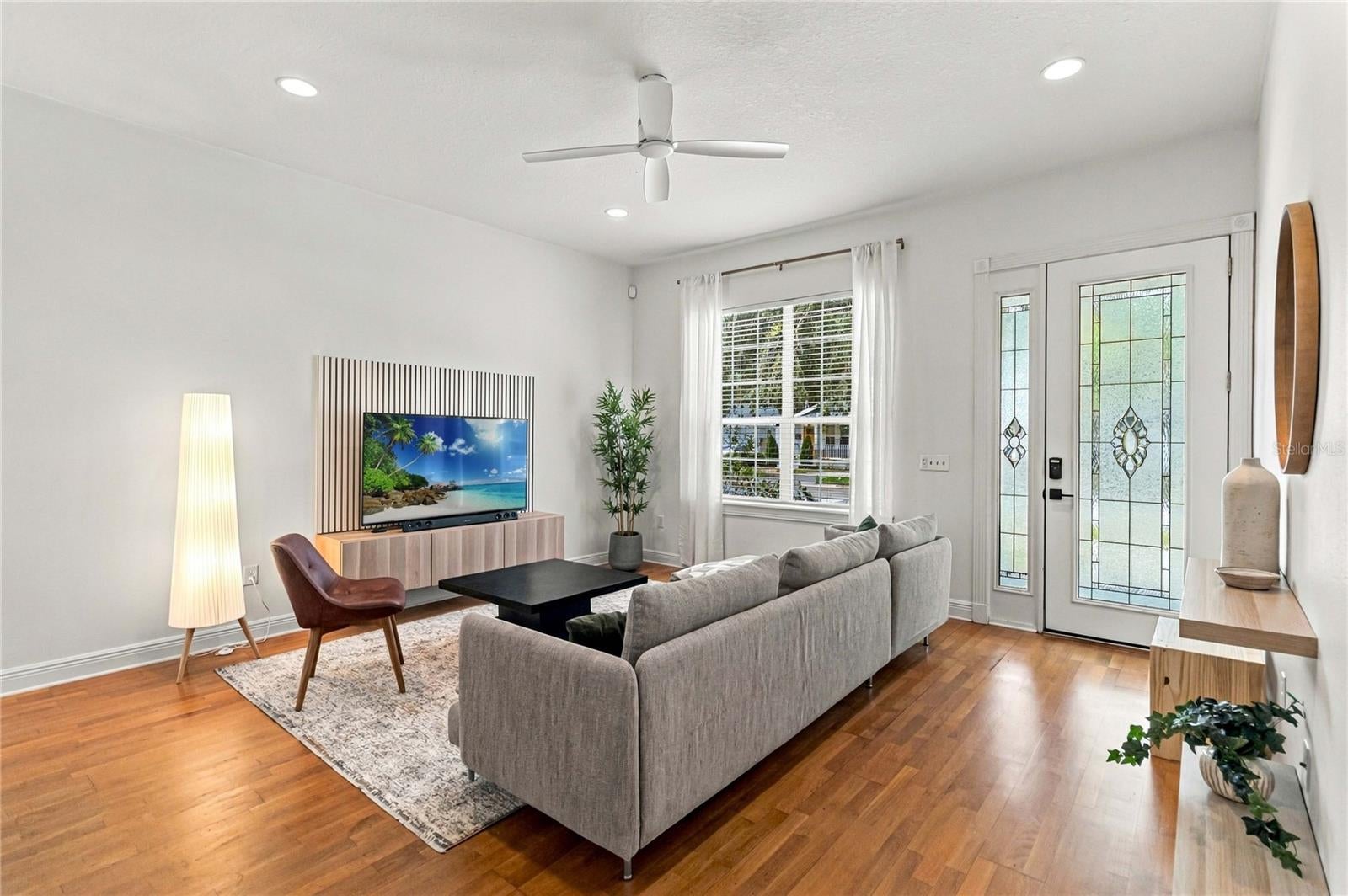 1222 NOBLE PLACE