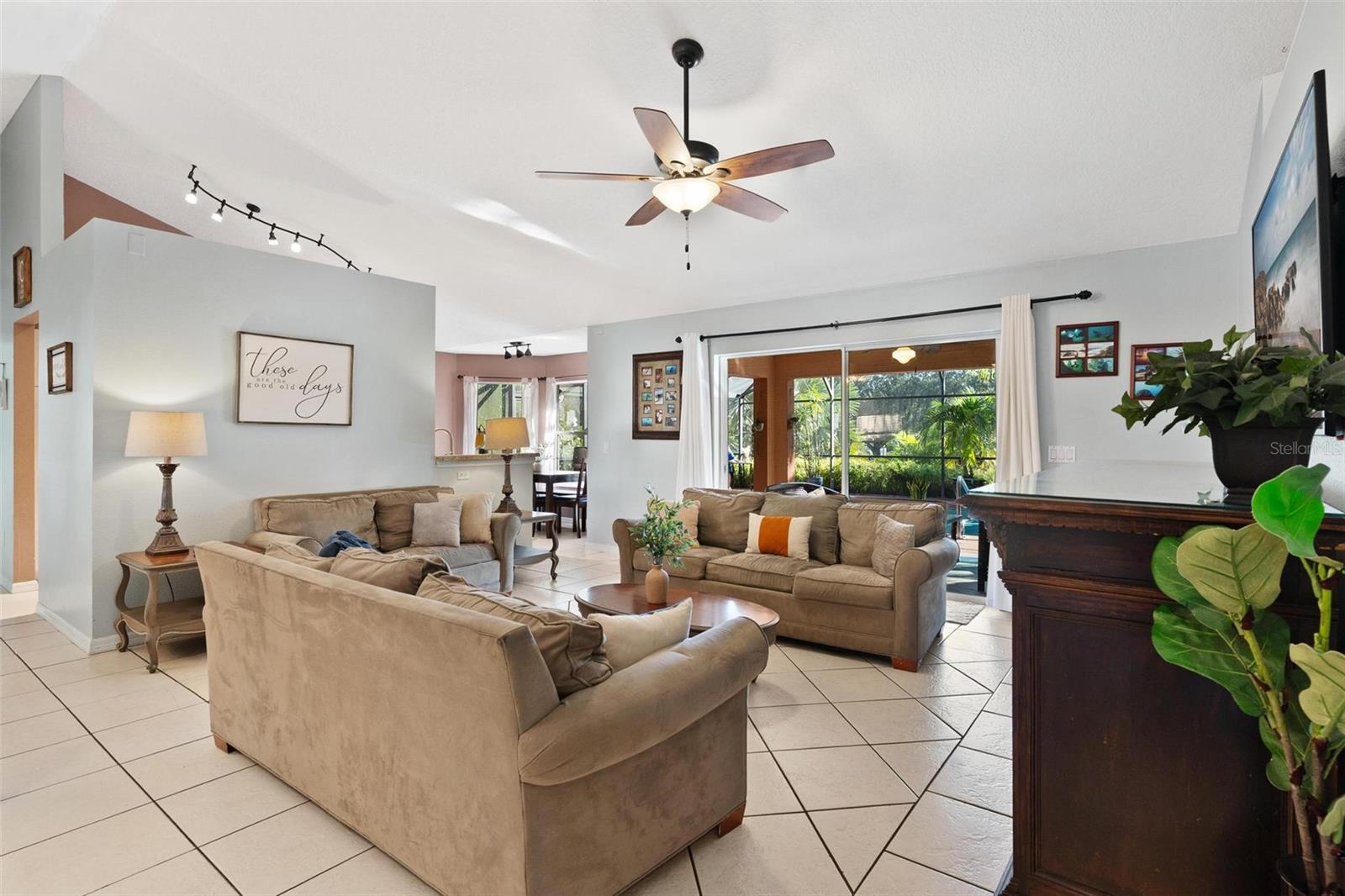 1041 VASSAR DRIVE