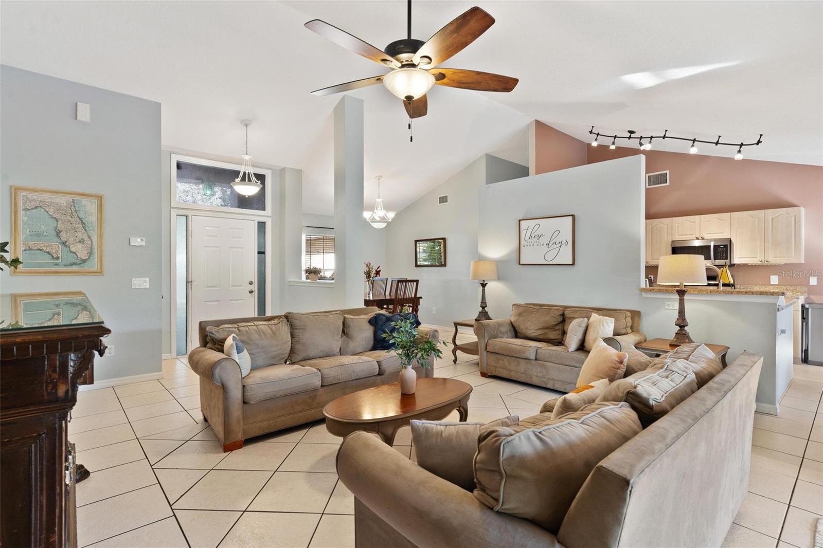 1041 VASSAR DRIVE