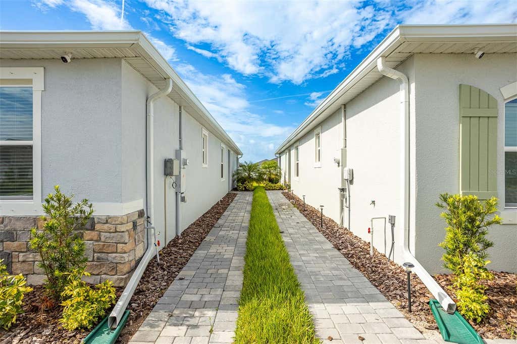 Photo of 18052 Cropside Trail, Bradenton, FL 34211 (MLS # TB8540678)