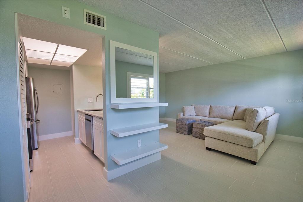 Photo of 902 Gibbs Road #184, Venice, FL 34285 (MLS # N6140598)
