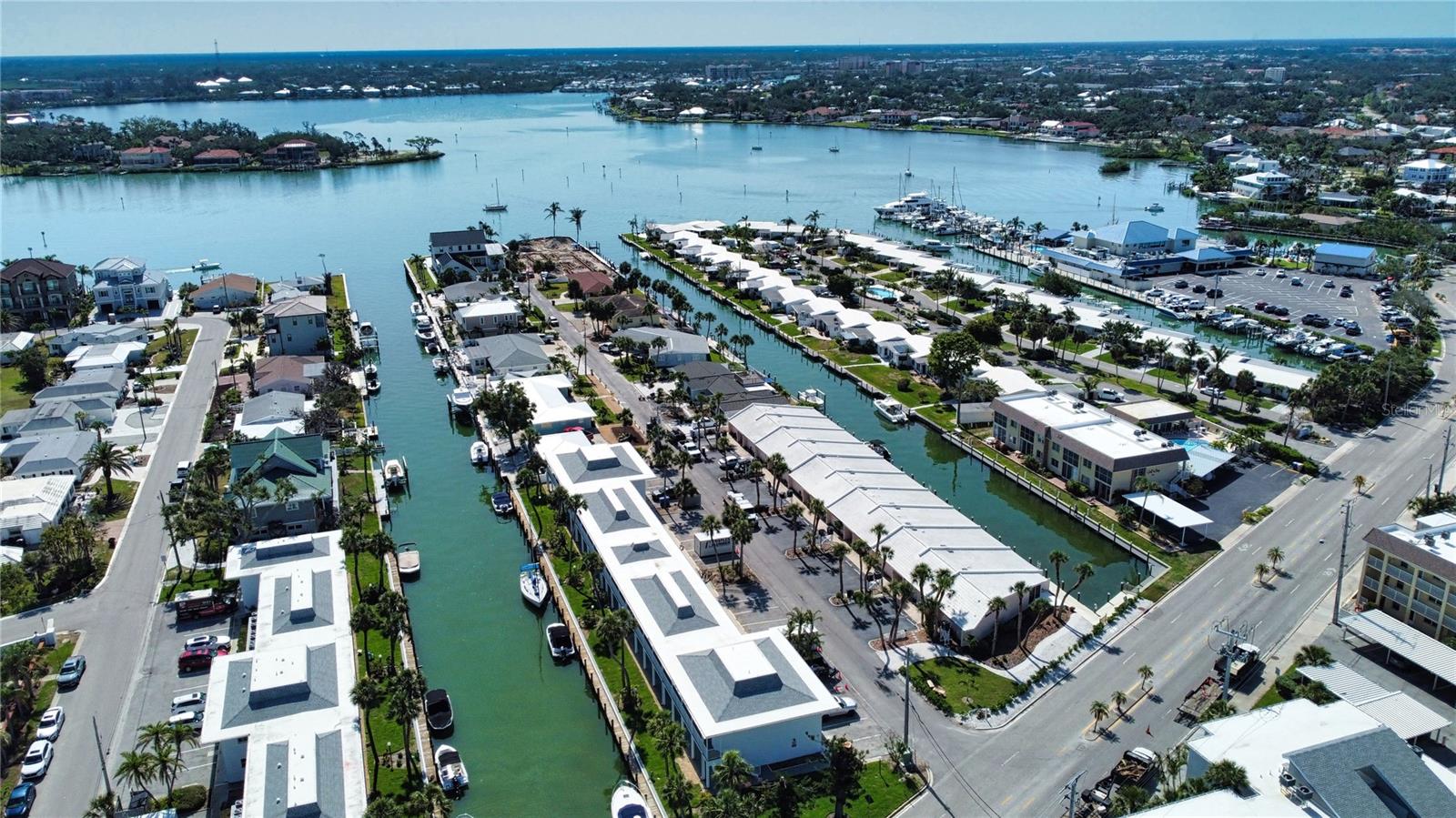 BAHIA VISTA GULF - Residential