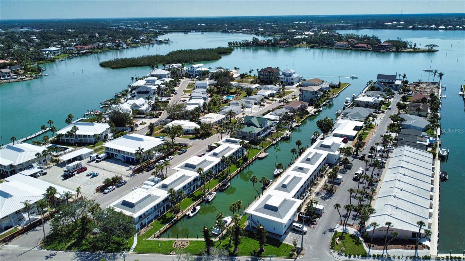 BAHIA VISTA GULF - Residential