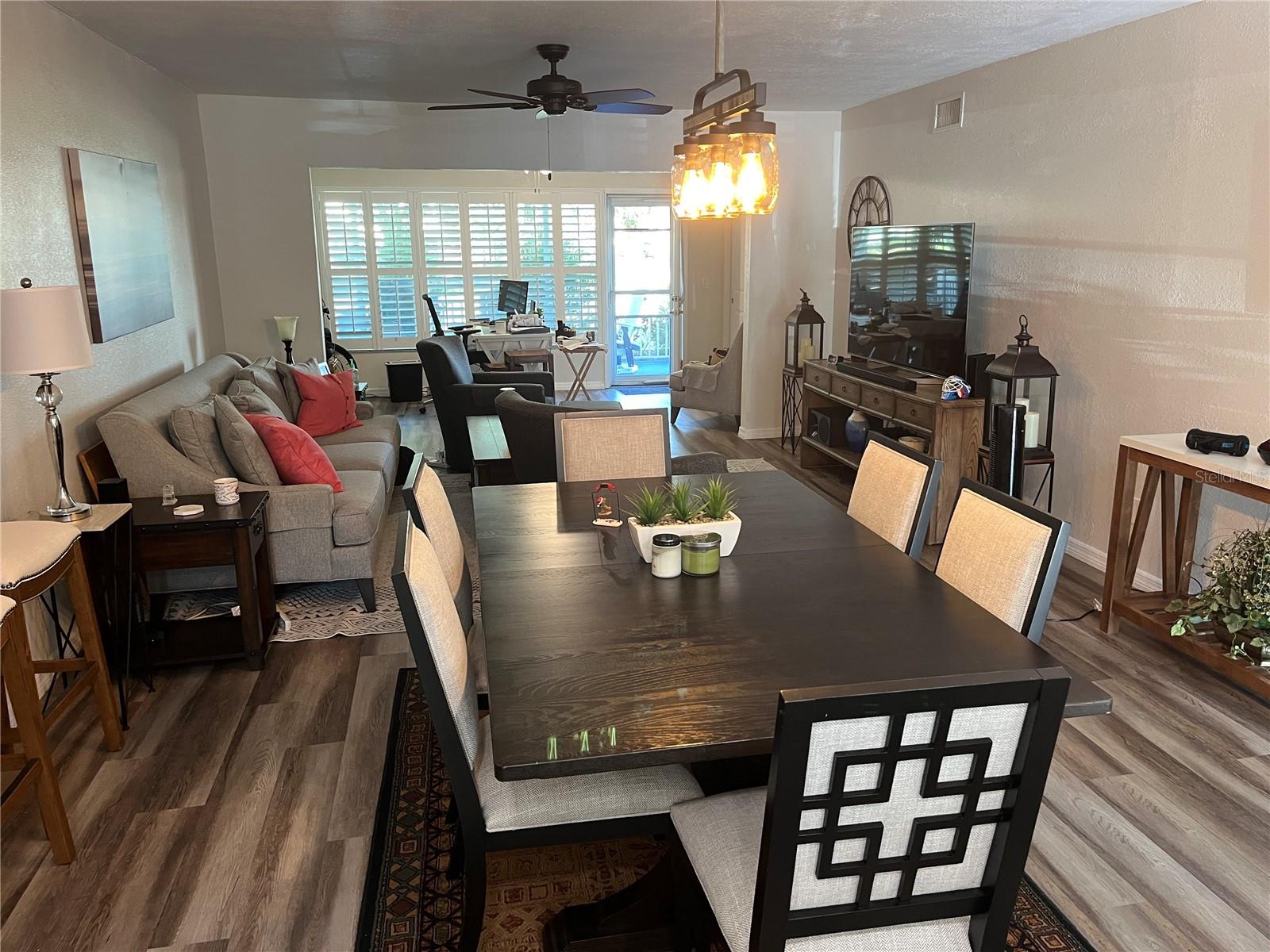 ON TOP OF THE WORLD - Residential