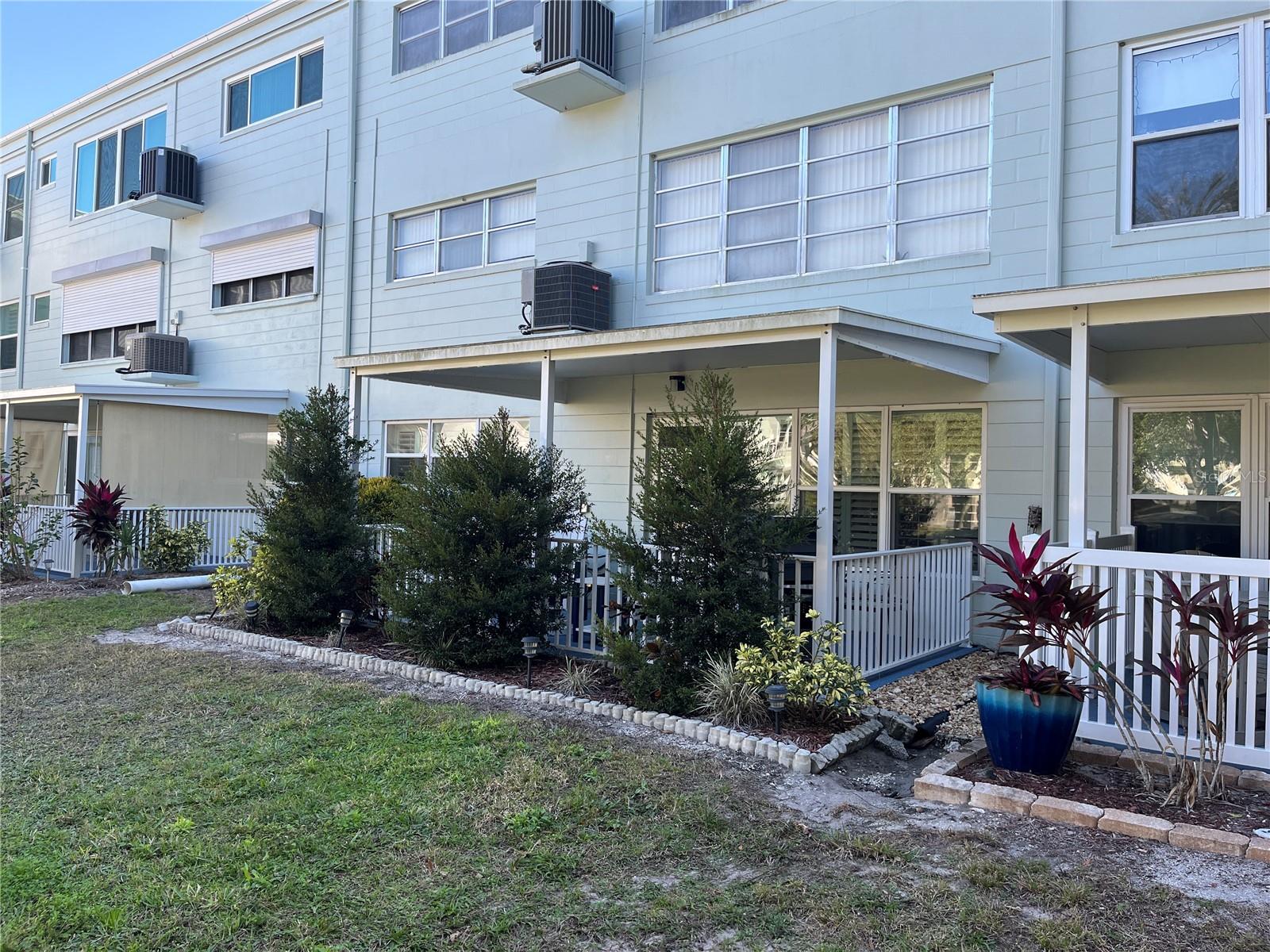 ON TOP OF THE WORLD - Residential