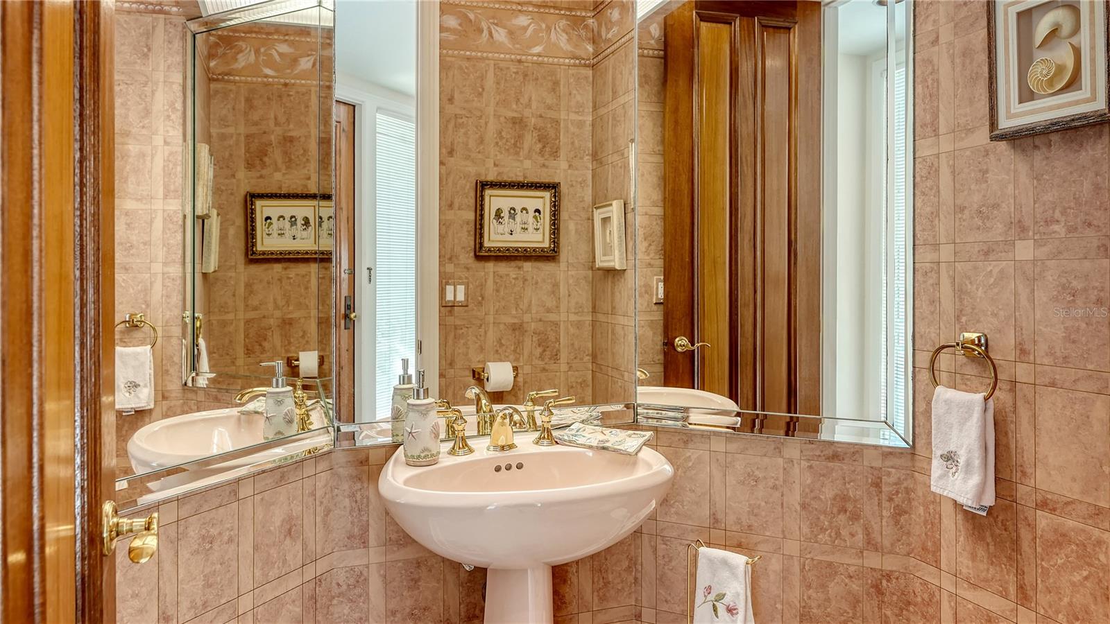 TANGERINE BAY CLUB - Residential