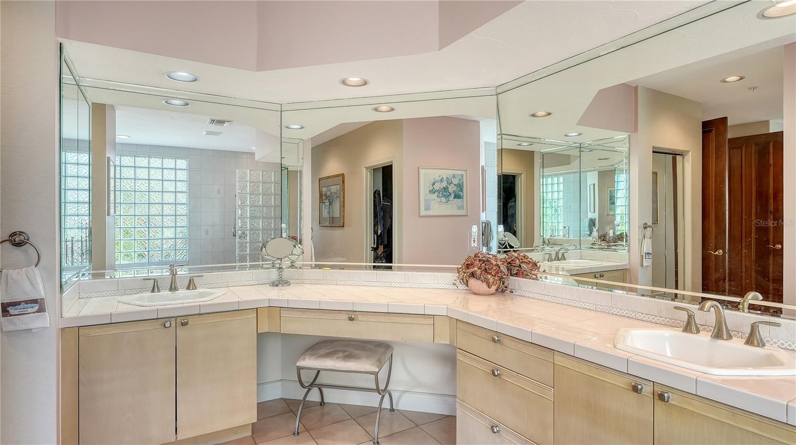 TANGERINE BAY CLUB - Residential