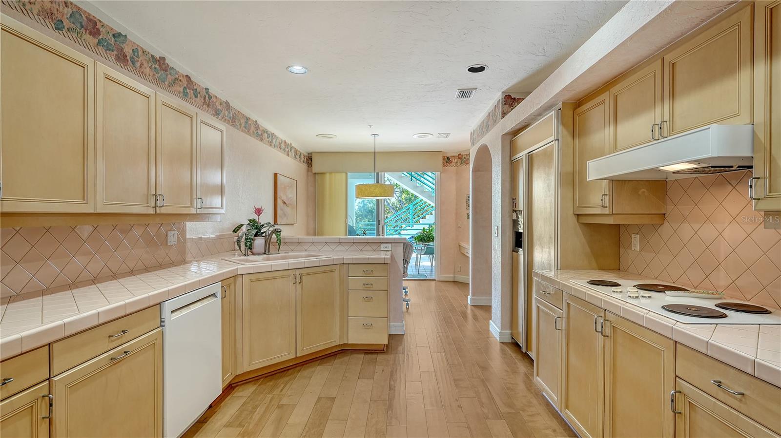 TANGERINE BAY CLUB - Residential