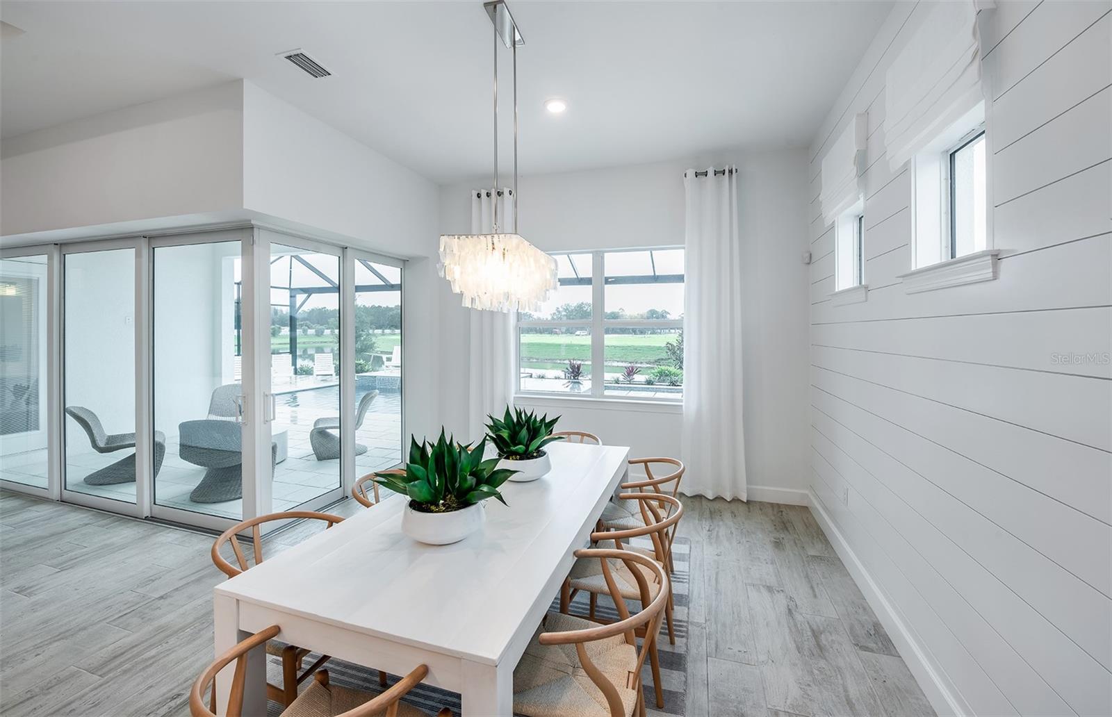 ARBOR OAKS AT THE WOODLANDS - Residential