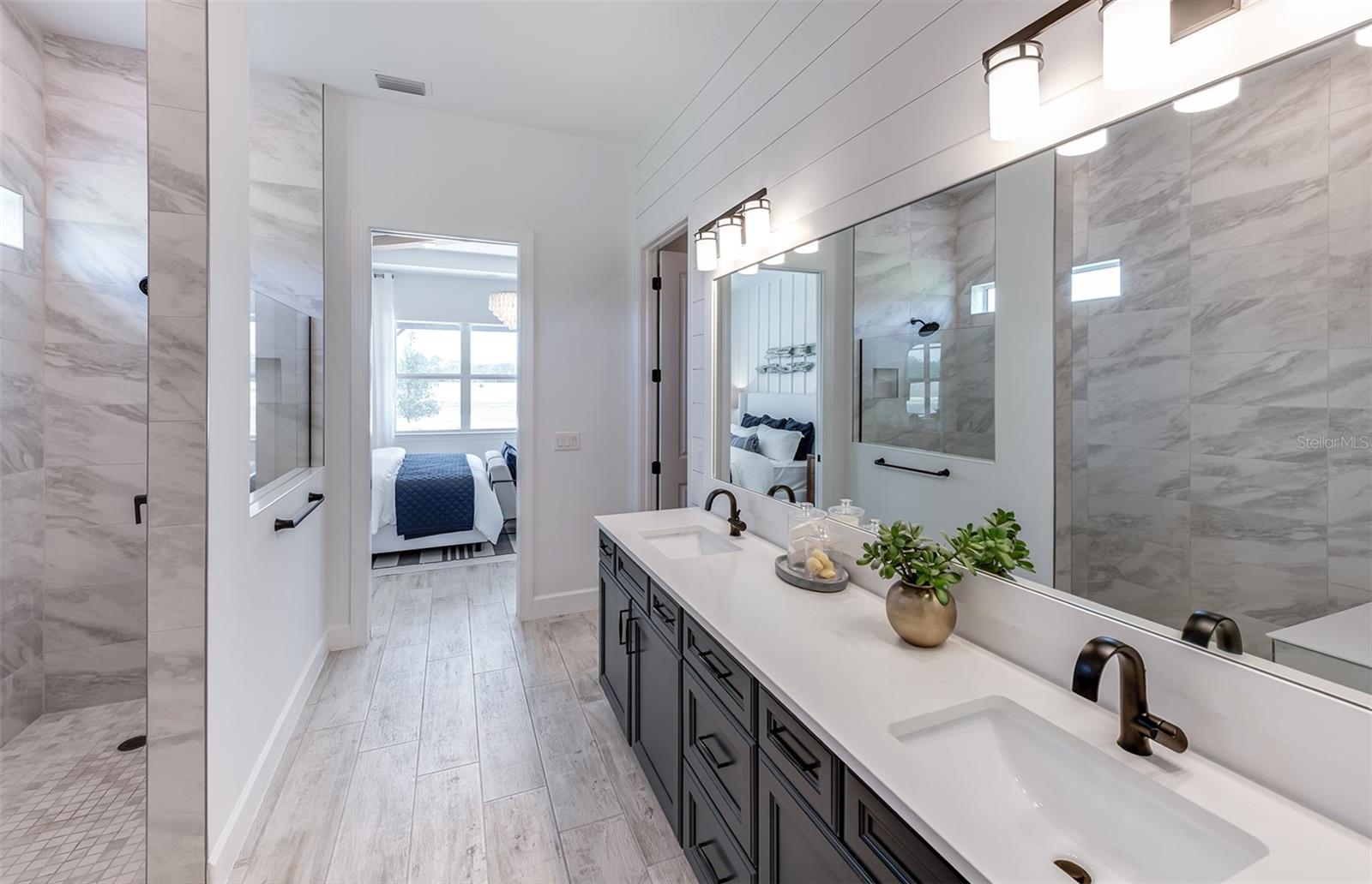 ARBOR OAKS AT THE WOODLANDS - Residential