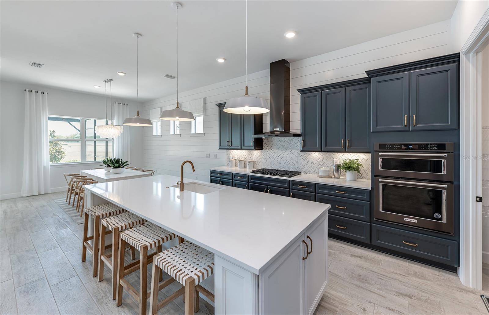 ARBOR OAKS AT THE WOODLANDS - Residential