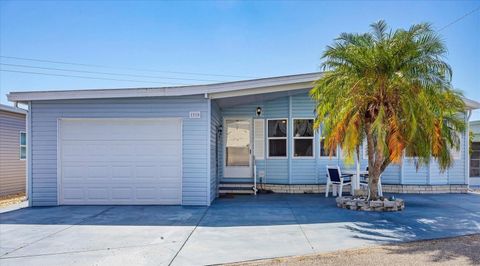 Photo of 1918 Indiana Avenue, Bradenton, FL 34207 (MLS # A4669315)