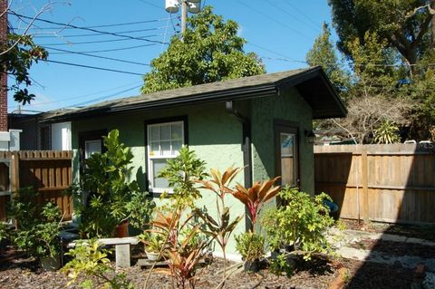 A home in LAKELAND