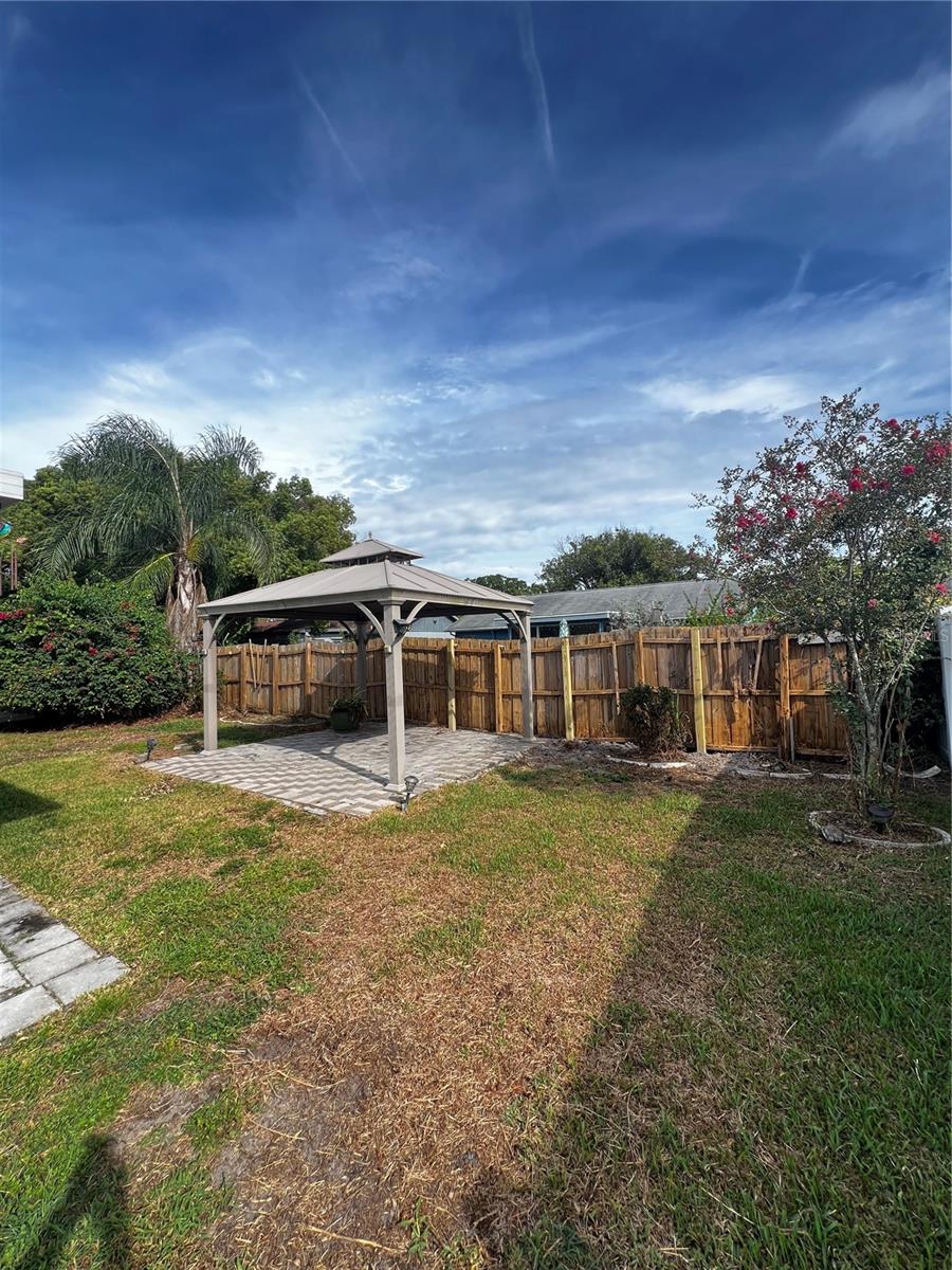 SEVEN SPGS HOMES - Residential Lease