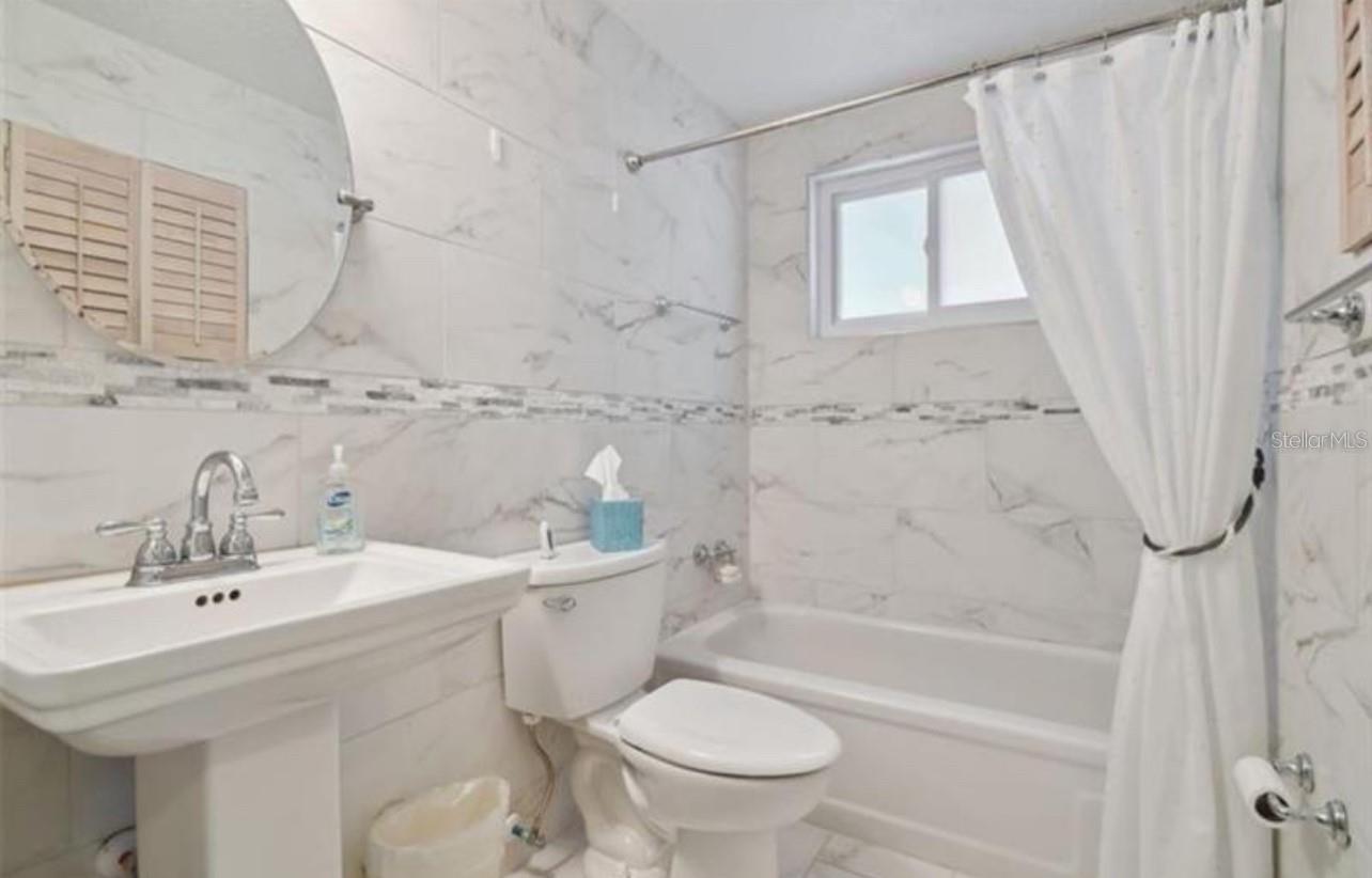 SEVEN SPGS HOMES - Residential Lease