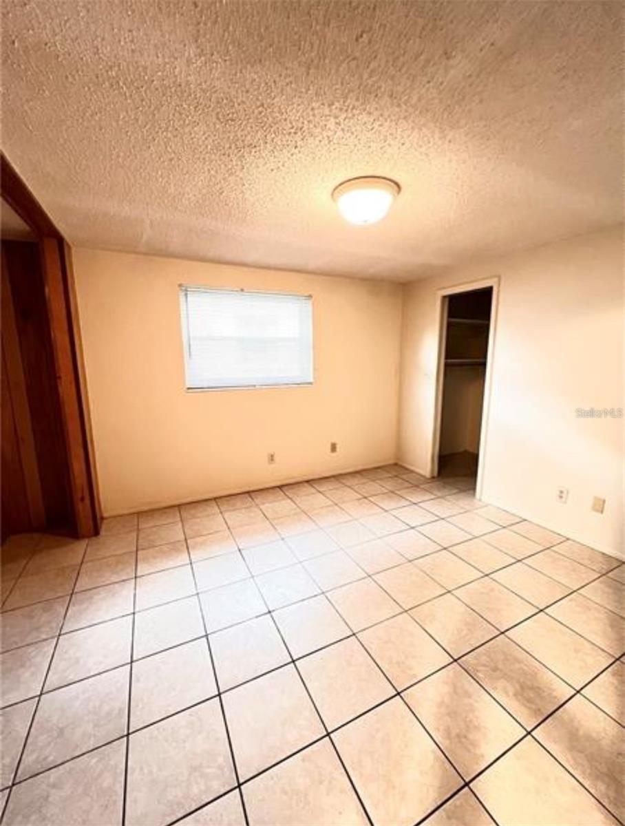 SEVEN SPGS HOMES - Residential Lease
