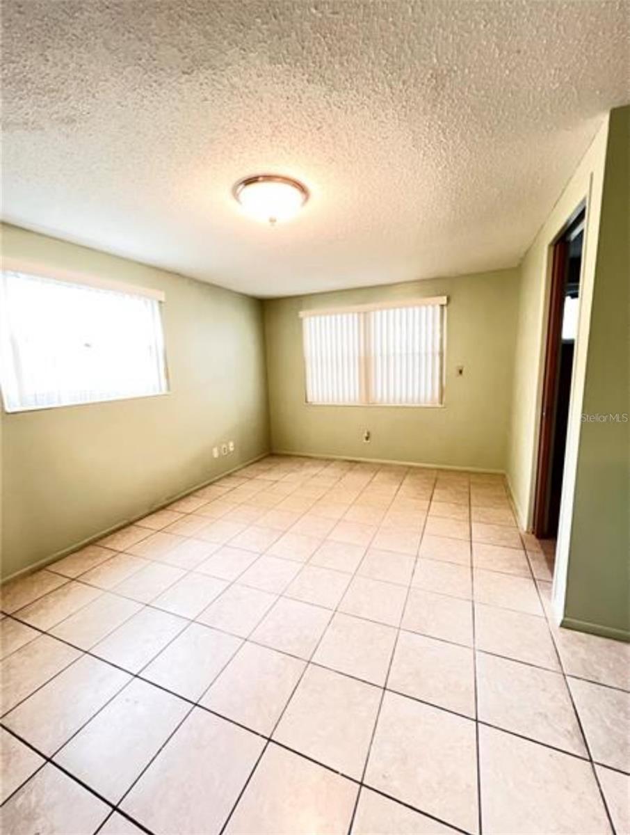 SEVEN SPGS HOMES - Residential Lease
