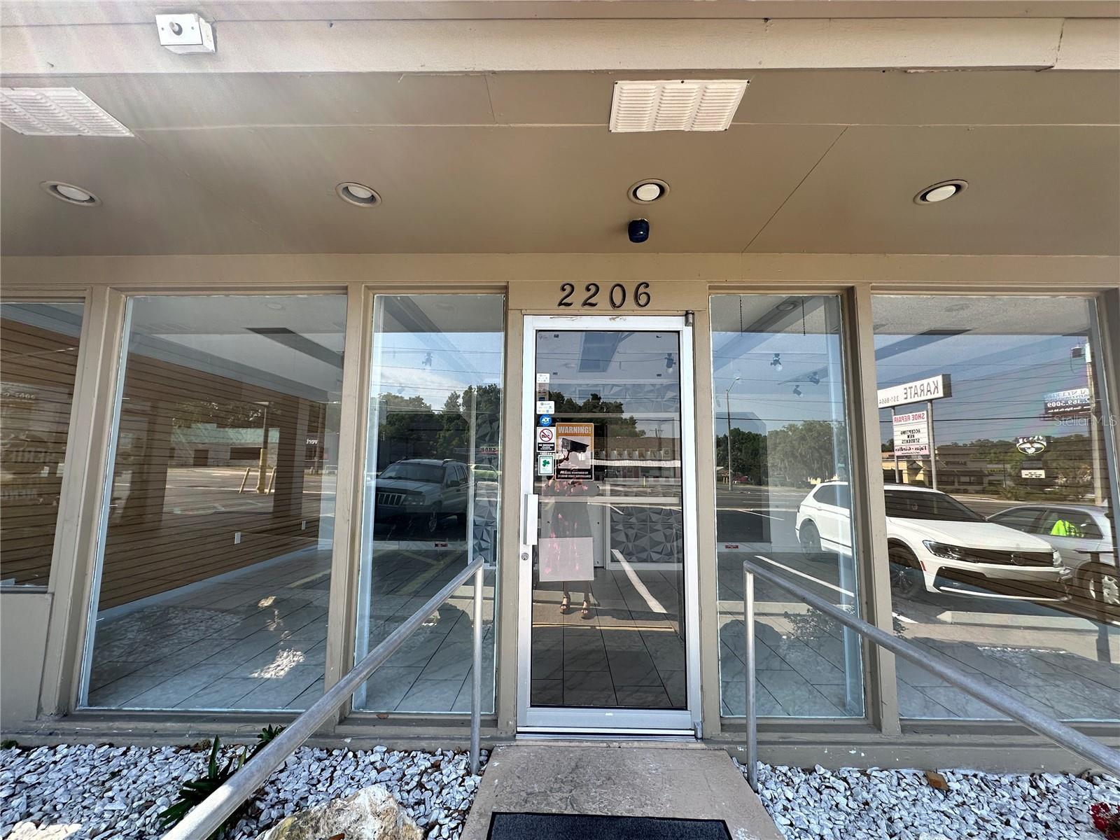 Located in the Subway-anchored plaza on East Silver Springs Boulevard in Northeast Ocala, this 1,300?sq?ft retail storefront built in 1963 offers prime street frontage with visibility
. The space includes central air conditioning and is constructed of block/concrete, offering durability and easy maintenance
. Lease terms are triple-net, tenant responsible for utilities, and move-in requires first month, last month, and security deposit