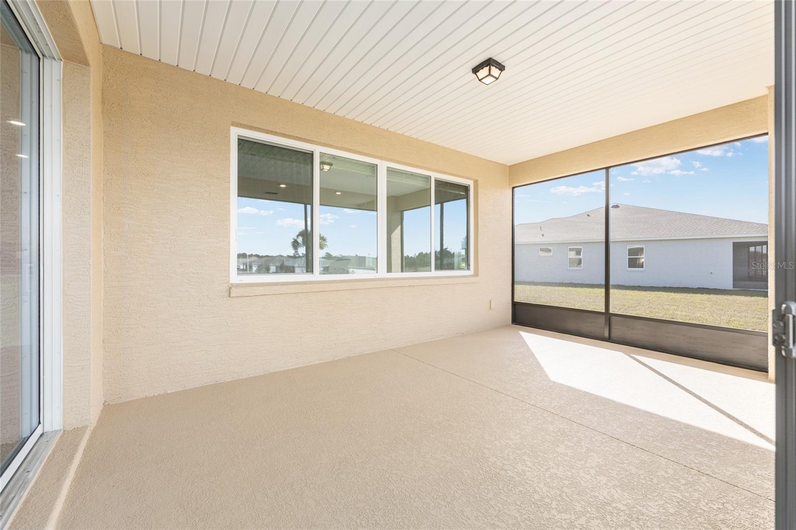 ON TOP OF THE WORLD - Residential