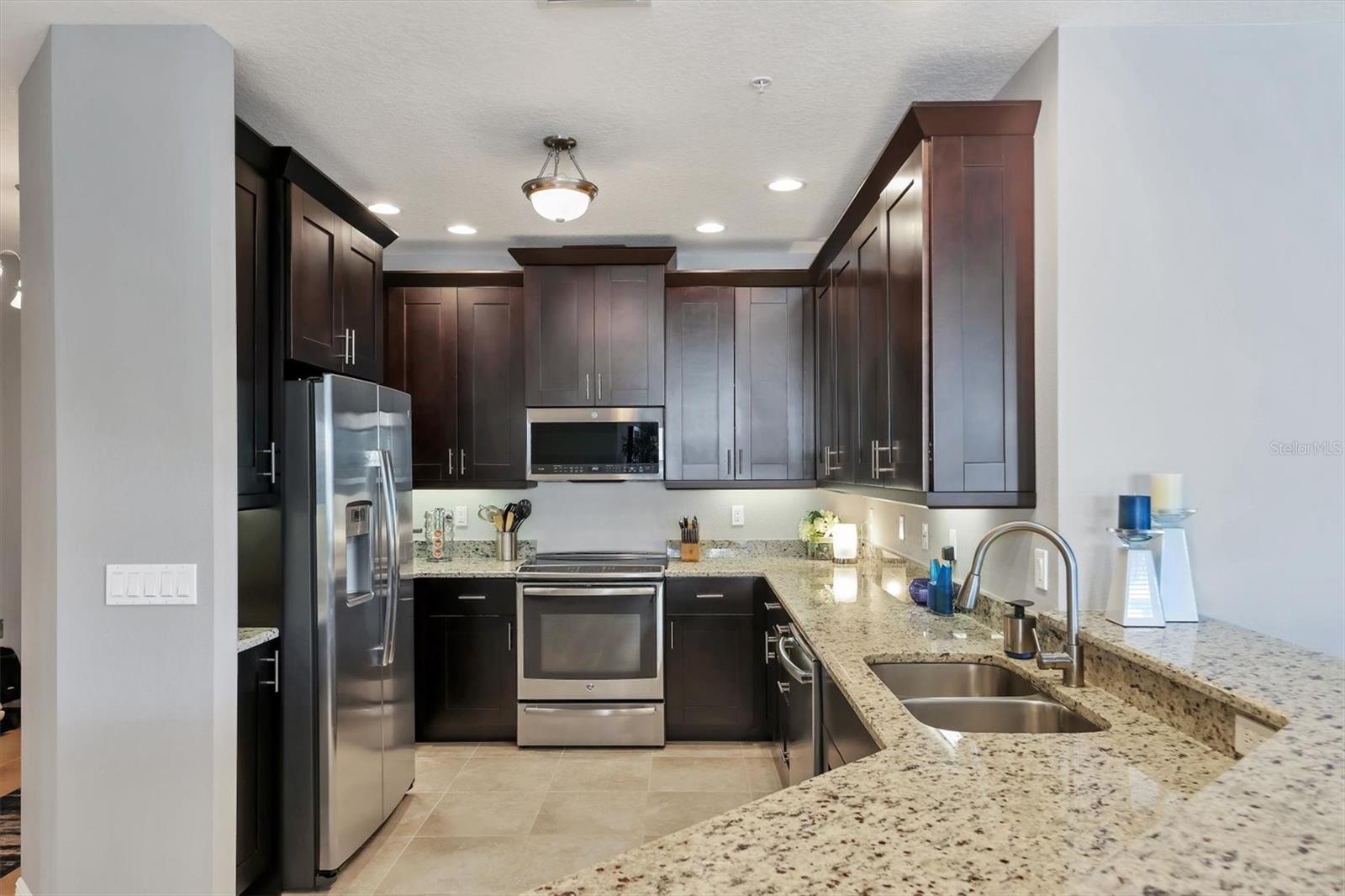 PALMA SOLA BAY CLUB PH 6 - Residential