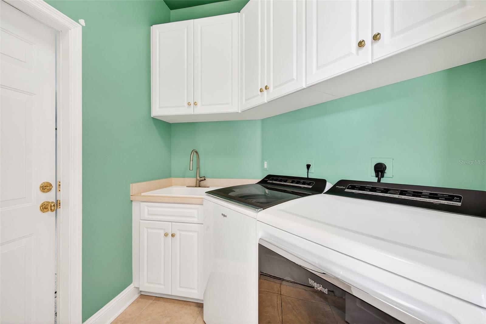 WATERS EDGE 2/PEPPERTREE POIN - Residential