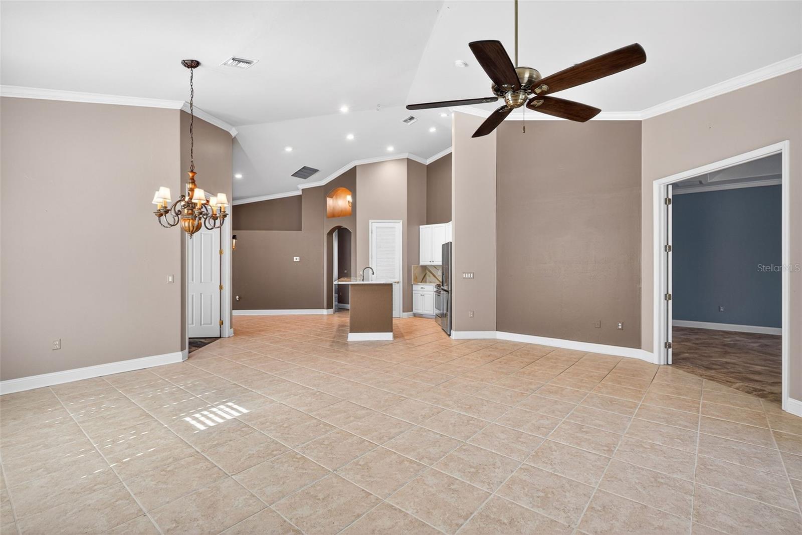 WATERS EDGE 2/PEPPERTREE POIN - Residential