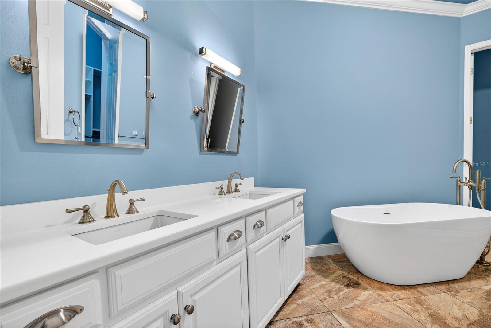 WATERS EDGE 2/PEPPERTREE POIN - Residential